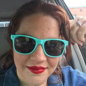 Meet your Posher, Joy